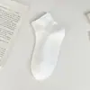 Calcetines de mujer de color liso, calcetines cortos de verano finos, calcetines de algodón para mujer, calcetines cortos absorbentes de sudor y transpirables, calcetines invisibles versátiles, calcetines de mujer de Zhuji