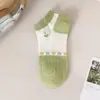 Calcetines Bajos Verdes Tipo Barco de Moda Primavera y Verano Delgados Calcetines Cortos para Mujer Venta al por Mayor Producción de Fábrica de Zhuji Calcetines para Mujer de Comercio Exterior