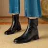 Botas de Moda Retro Europeas y Americanas con Agarre Manual de Tacón Medio Grueso para Mujer 2024 Otoño e Invierno Nuevas Botas para Mujer de Caña Corta Botas de Jinete Botas de Comercio Exterior