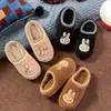 Pantuflas de Algodón con Lazo de Conejito para Mujer 2026 Otoño/Invierno Nuevas Pantuflas Cálidas Antideslizantes con Forro de Felpa para Damas