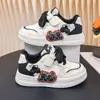Tênis Brancos com Solado Grosso para Crianças Maiores, Sapatos Casuais para Estudantes, Tênis Brancos para Meninas, Sapatos de Performance para Meninos - Início da Primavera 2026