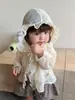 Conjunto de Três Peças de Roupa Infantil Estilo Coreano para o Verão: Colete Listrado para Bebê, Camiseta com Laço, Roupa Super Fofa com Proteção Solar, Macacão de 1 Peça para Meninas