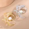 Broche com Acabamento de Luxo, Broche de Casaco Levemente Luxuoso, Acessório de Peito Moderno e Versátil para Mulheres, Cravejado com Zircônia, Acessório de Alfinete para Roupas