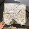 Novo Lenço Quadrado de Seda Estilo Transfronteiriço com Tema Floresta para Mulheres, Versátil para o Dia a Dia, Estilo de Luxo Leve, Lenço de Seda Estampado, Xale e Lenço de Pescoço Multifuncional