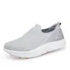 Zapatos deportivos casuales slip-on 2026 para hombre, ligeros y cómodos con suela suave, y zapatos tipo calcetín slip-on de moda con suela gruesa para mujer