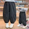 Pantalones de lunares con volantes estilo coreano para niñas, colección primavera/otoño, nuevo modelo 2026, pantalones casuales a la moda y con estilo para niñas pequeñas