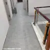 Tapete de Piso de Plástico PVC Branco Puro para Exposições, Vinil de Piso Cinza Creme para Jardim de Infância, Material em Rolo com Superfície Fosca 2.0