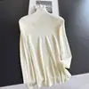 Nuevo estilo 2026 suéter de punto ajustado de cuello alto, camiseta interior de manga larga en capas para un look sofisticado, venta al por mayor H08FS5238