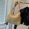 Bolsa de Nube Plegada Popular al por Mayor Transfronteriza de Moda para Hombro Portátil Tipo Empanada Gran Capacidad Algodón Relleno de Plumón para Axila de Mujer