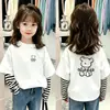 Camiseta casual de manga larga de algodón puro para niñas de primavera y otoño con diseño estampado de dibujos animados y patchwork de rayas, suave y cómoda, adecuada para niños mayores