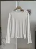 KEKEZOON Camiseta Feminina de Manga Longa com Gola Redonda e Borda de Orelha de Madeira Escovada - Roupa de Inverno para Usar por Baixo, Modelagem Slim Fit, Top Base Valorizador 9391