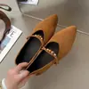 Sapatos baixos retro de camurça com bico fino para mulheres, novo estilo outono 2026, franceses de sola macia, confortáveis para usar o dia todo, sapatos pretos para o trabalho