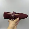Zapatos Suaves para Madres Estilo Francés Primavera y Otoño 2026 Zapatos de una Sola Pieza con Doble Hebilla Casual para Mujer Nicho Versátil Únicos Zapatos para Mujer
