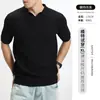 Elegante y maduro estilo 'old money' Polo de punto de seda de hielo con cuello de gaviota para hombre, manga corta de verano, color liso, versátil para negocios casual, ropa de hombre