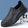 Zapatos de tela del viejo Pekín, zapatos de primavera y otoño para hombre, zapatos transpirables de cuero sintético para mediana edad y ancianos, ligeros, antideslizantes, cómodos, estilo casual de negocios