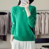 Top de punto cómodo, agradable para la piel y elegante con un diseño sencillo y elegante.. Esta pieza versátil es perfecta para usar en capas en otoño e invierno, con una construcción sin costuras