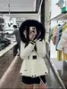 Chamarra de Plumón con Capucha Versión Alta Grenoble Chaqueta de Esquí Cintura Ajustable Cortavientos Impermeable Chaqueta de Plumón Estilo Corto para Mujer