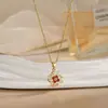 Colar para Mulheres com Flor Giratória, Simples e Fashion, Moderno e Versátil, Joia de Corrente para Clavícula em Aço Titânio, Presente para o Dia das Mães