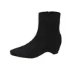 Botas delgadas versátiles estilo francés Maillard 2026 otoño e invierno nuevas elegantes botines de gamuza con aumento interno de altura botas de moda
