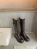 Versión de piel de vaca~Botines de cuero genuino vintage de media pantorrilla para mujer con hebilla de cinturón, elegantes botas de motociclista, nuevas botas Martin de tacón grueso para otoño e invierno