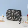 Bolsa de Maquiagem Xadrez Estilo Ins, Grande Capacidade, Bolsa Portátil para Armazenamento de Cosméticos, Necessaire, Portátil