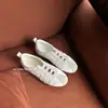 Zapatos de entrenamiento alemanes de cuero genuino para mujer que aumentan la altura, modelo nuevo 2026, zapatos Mary Jane casuales deportivos con correa cruzada, suela gruesa versátil estilo Forrest Gump