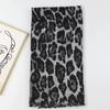 Venta de Fábrica Estampado de Leopardo Satinado Yunduo 2023 Nuevo Exportación Transfronteriza Bufanda Larga Estampada Viaje Vacaciones Protección Solar Chal Cálido
