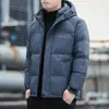Colección de invierno 2026: Chaqueta cálida de algodón con forro de grafeno, negra y dorada, para hombre, abrigo de algodón plumón grueso y moderno, ropa exterior elegante para hombre