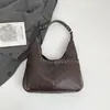 Bolsa de Ombro Grande de Couro de Alta Qualidade Estilo Coreano Retrô com Rebites, Bolsa de Ombro Estilo Motociclista Europeu e Americano, Bolsa Tote Popular de Mão