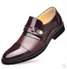 Zapatos de vestir formales para hombre de cuero punta redonda casual británico transpirables para el trabajo slip-on resistentes al desgaste suela blanda zapatos de cuero de una sola pieza entrega