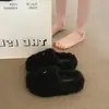 Zapatillas de algodón de nuevo estilo, con diseño de cruz, suela gruesa, mullidas, para mujer, aptas para usar en exteriores, estilo fácil de poner, para uso en casa, colección 2026