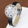 Nuevo Exquisito Pulsera de Cuero con Flor de Zircón Esmeralda Estilo Francés, Moderna y Versátil para Mujeres, Disponible Exclusivamente para Ventas Transfronterizas