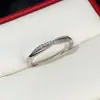 Huitan Fonte de Comércio Exterior Nova Entrada Luxo Círculo Completo Conjunto Completo Zircônia Anel Feminino Banhado a Platina Acessórios Versáteis Anel