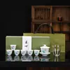 Juego de Té Kung Fu Personalizado de Porcelana Blanca Dehua con Tazón de Tapa de Tres Piezas, Taza de Compartir de Vidrio, Juego Pequeño, Juego de Regalo, Personalización Corporativa