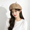 Boina Retrô Simples de Couro Coreana para Mulheres, Chapéu Octogonal Estiloso e Versátil para Outono e Inverno, Chapéu de Artista para Afinar o Rosto