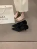 Primer Encuentro: Zapatos Mary Jane de gamuza, suaves y elegantes, con punta fina, estilo slip-on y suela suave para un uso cómodo, nueva colección otoño 2026