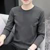 Camiseta esportiva casual masculina de manga longa estampada, moderna para adolescentes, adequada para todas as estações, gola redonda, top básico de manga longa