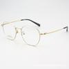 Gafas de titanio puro con montura ultraligera para miopía, gafas cuadradas retro 4011 para hombre, se pueden equipar con montura completa de titanio al por mayor.