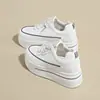 Zapatos blancos de tacón alto para mujer, modelo 2026 nuevo, con diseño de grulla de almohada blanca, tamaño pequeño, versátiles, ligeros, suela gruesa, aumento de altura de 8 cm, casual