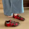 Zapatos Gump con hebilla, versátiles para primavera y otoño, de suela plana, zapatillas casuales de bloques de color, zapatillas de entrenamiento alemanas, nueva moda femenina 2026 tela
