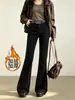 Jeans feminino slim fit, moderno, com cintura elástica, nova coleção outono/inverno 2026, levemente flare, cintura alta, modelagem que emagrece e calça flare stretch