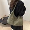 Bolso de mano informal sencillo de estilo japonés para mujer, bolso cruzado de hombro ligero con diseño de nicho de gran capacidad para estudiantes.