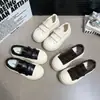 Zapatillas blancas de velcro para mujer, con suela gruesa, que aumentan la altura, diseñadas para que las mujeres bajitas parezcan más altas, mocasines de moda y versátiles para combinar con pantalones de pierna ancha