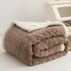 Cobertor Jacquard Tafetá Lã de Carneiro Atacado Comércio Exterior, Cobertor Tendência Lã de Cordeiro, Manta Espessa Camada Dupla Cor Sólida para Escritório