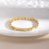 Pulseira Quadrada Geométrica Vazada com Zircônia Incrustada em Cobre, Luxo Leve, Corrente Retangular Totalmente cravejada com Diamantes, Pulseira Versátil Banho de Ouro para Venda por Atacado