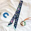Transmissão ao Vivo Novo Lenço de Seda Estilo Chanel Mais Vendido para Mulheres, Lenço de Seda Versátil de Verão, Lenço de Pescoço, Fita, Acessório para Presente