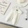 Meias Novas Femininas para Primavera e Verão Meias Brancas Bordadas Femininas Anti-Pilling Meias Esportivas Cano Curto Respiráveis Modernas Meias de Algodão Cano Curto para Mulheres