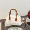 Bolsa de Pelúcia Super Popular Transfronteiriça para Mulheres, Novo Estilo, Bolsa de Mão Simples e Elegante para o Dia a Dia, Bolsa Boston de Pelúcia com Textura de Nicho