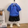Camisa POLO de manga curta de verão infantil Terno casual 2024 Verão Novo Meninos de tamanho pequeno e médio Cool Bonito Terno da moda de duas peças