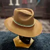 Venta directa de fábrica nuevo sombrero de fieltro de oveja tipo pie de cerdo sombrero de fieltro de oveja color liso sombrero de fieltro de oveja decoración de cinta sombrero de fieltro de lana pura